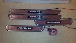Светодиодные накладки на пороги Toyota Rav4 2006-2012