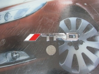 Алюминиевый шильдик с клеевой основой TRD для автомобилей Toyota
