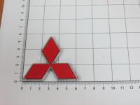 Эмблема шильдик логотип Mitsubishi красный на багажник, решетку 62x57 мм