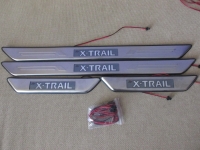 Светодиодные накладки на пороги Nissan X-trail c 2007-2013