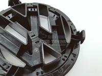 Эмблема Volkswagen Passat CC 2008-2017/Passat B6 2005-2010/Tiguan 2007-2011/Golf V 2003-2009/Jetta 2006-2011/Crafter/Transporter T5 150 мм (1 шт) решетка черный глянец 1K5853600