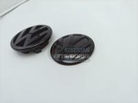 Комплект эмблем Volkswagen Golf V 2003-2007 125 мм и 110 мм (2 шт) решетка и багажник черный глянец IT0853601A