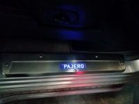 Светодиодные накладки на пороги Mitsubishi PaJero 3 III 1999 - 2006