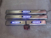 Светодиодные накладки на пороги Hyundai Accent 2006-2016 (3 и 4 поколения)